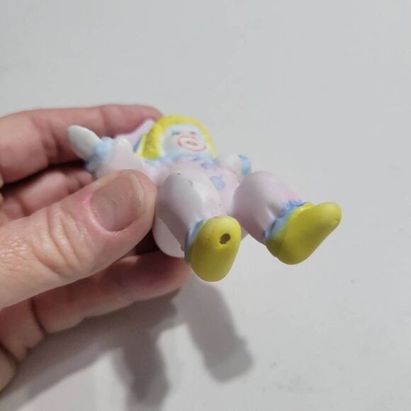 Whimsical 1970s Enesco Shelf Sitting Clown Trio - Retro Ceramic Clown Figurines - Picture 11 of 14